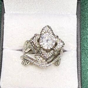 Elegant Silver Floral / flower ring sz6